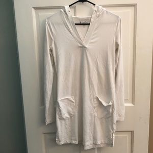 Coolibar white coverup hoodie XS